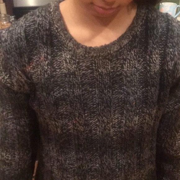 Cute euc large sweater wore twice - Picture 2 of 7